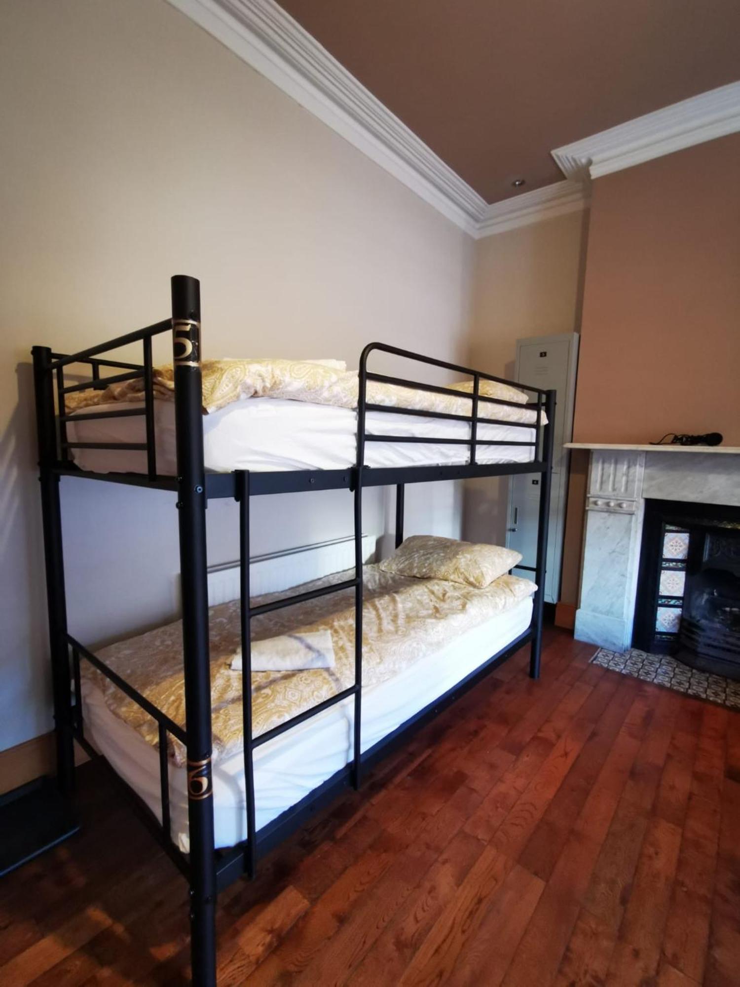 Gr8 Hostel At The Mount Белфаст Экстерьер фото