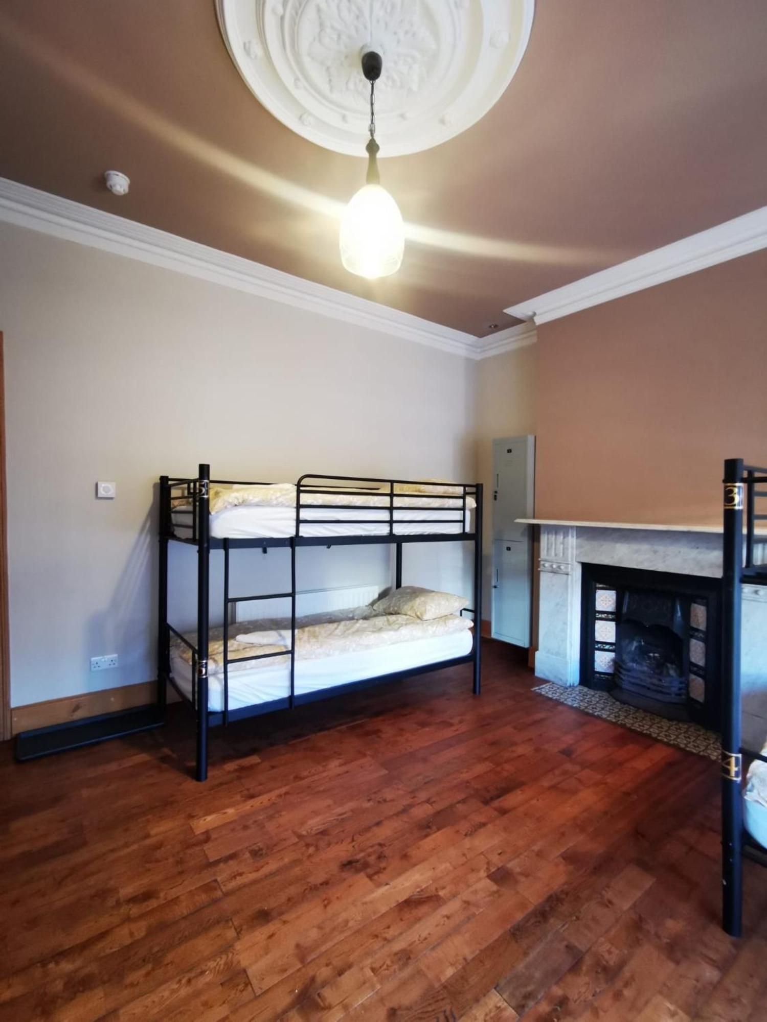 Gr8 Hostel At The Mount Белфаст Экстерьер фото
